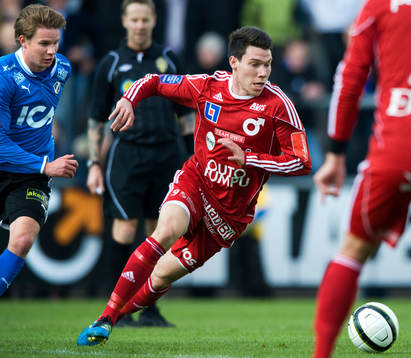 Alexander Andersson, Degerfors, jagas av Johan Blomberg,