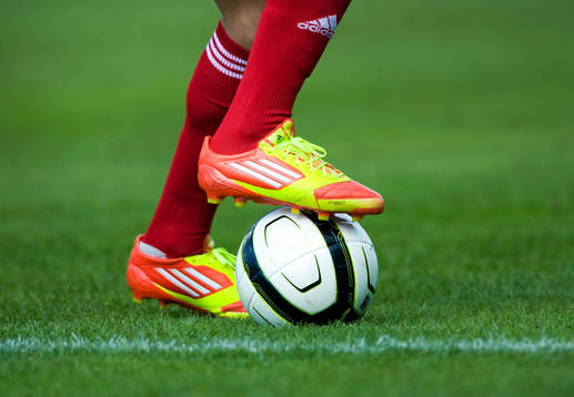 Fot, boll, moderna fotbollsskor