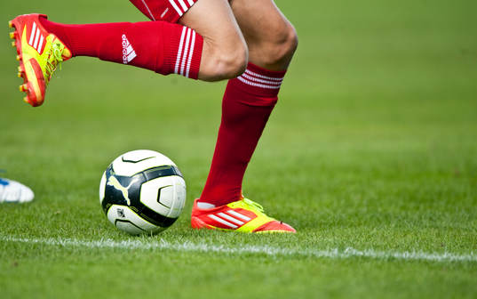 Fot, boll, moderna fotbollsskor, genre