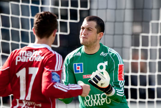 Brian Edwards, Målvakt