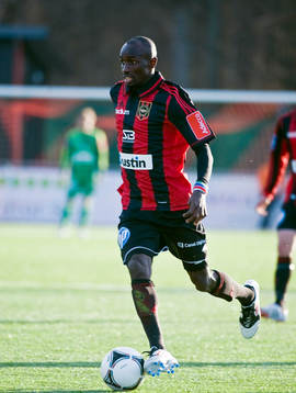 Aziz Corr Nyang, Brommapojkarna