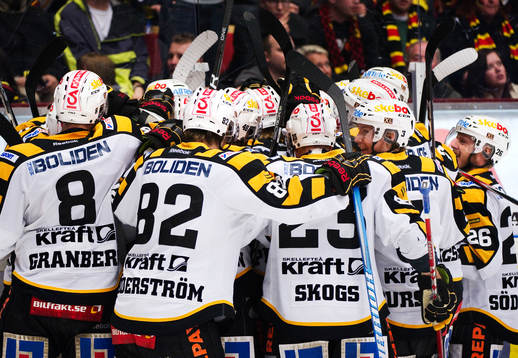 Jubel bland Skellefteå-spelarna
