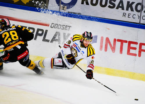 Jonas Nordquist, Brynäs, tappar balansen