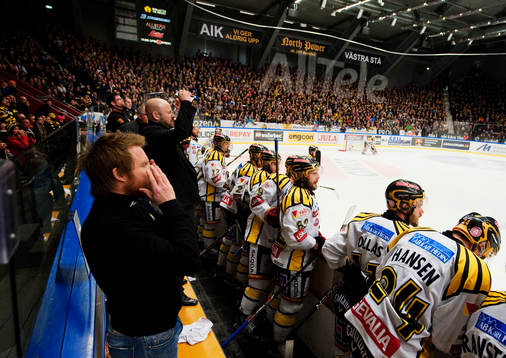 Tommy Jonsson, tränare, Brynäs, visar sin frustration
