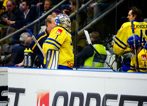 Jhonas Enroth, målvakt, utgår och ersätts av Christopher
