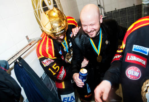 Simon Bertilsson och Tommy Jonsson, tränare, Brynäs.