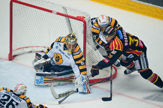 Jonas Nordquist, Brynäs utmanar  Joacim Eriksson, målvakt