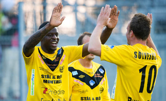 4-0, Dominique Kivuvu, Mjällby, som grattas av