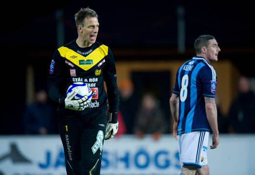 Mattias Asper, målvakt, Mjällby och James Keene,