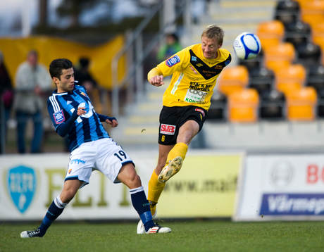 Patrik Rosengren, Mjällby, och Nahir Oyal, Djurgården