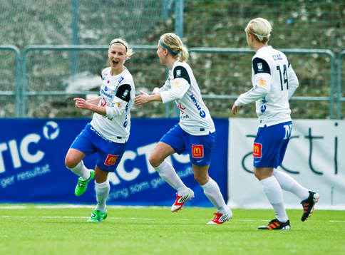 Bläddra bland fler bilder av Fotboll, dam, Damallsvenskan, AIK - Örebro