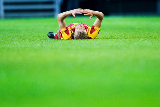 Johan Arneng, Syrianska, skadad och utslagen. Skada
