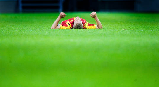 Johan Arneng, Syrianska, skadad och utslagen. Skada