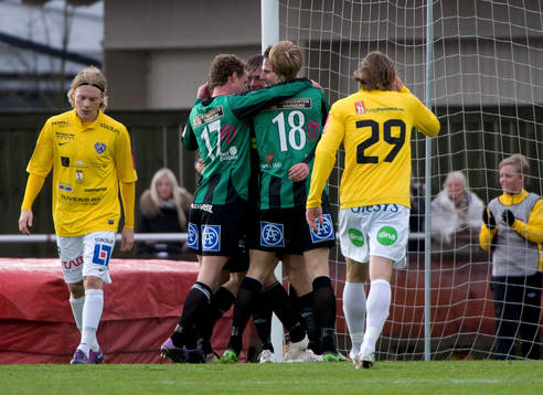 Bläddra bland fler bilder av Fotboll, Superettan, Varberg - Falkenberg