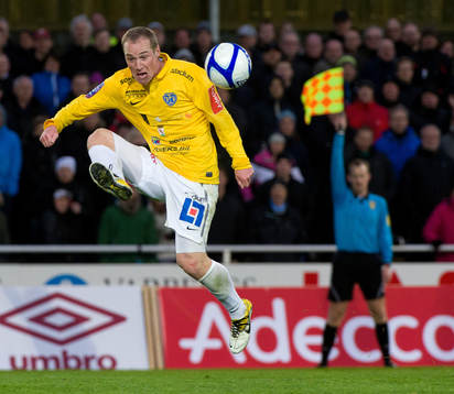 Christoffer Carlsson, Falkenberg, är offside
