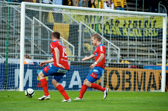 Erik Sundin, Helsingborg rundar Mattias Asper, Mjällby men