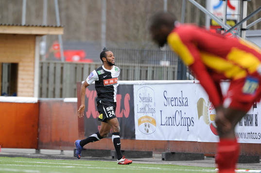 René Makondele, Häcken avgör med 1-2 i andra halvlek