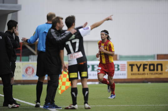Haris Skenderovic, Syrianska  blir utvisad i andra halvlek