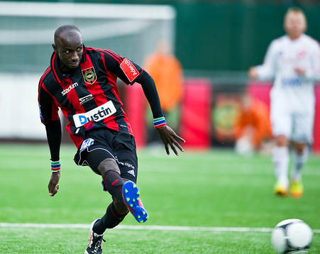 Aziz Corr Nyang, Brommapojkarna