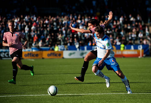 Miiko Albornoz, Malmö FF, kan inte stoppa Gunnar Heidar