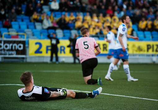 Johan Dahlin, målvakt, Malmö FF, ligger ner
