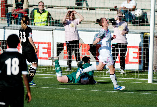 Anja Mittag, LDB gör 4-0. Jubel