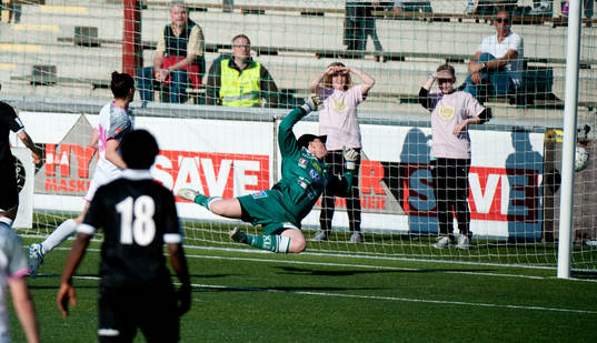 Anja Mittag, LDB gör 4-0 bakom Caroline Jönsson, Umeå