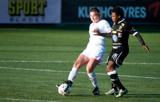 Anna Welin, LDB gjorde debut