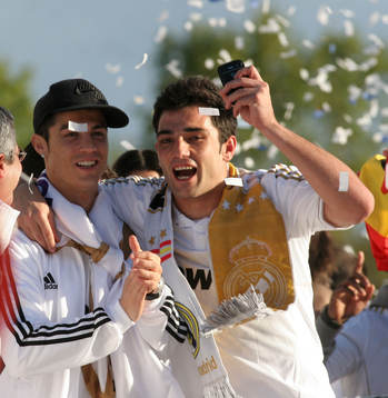Bläddra bland fler bilder av Fotboll, La Liga, Real Madrid firar segern i ligan.