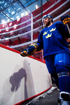 Henrik Zetterberg på väg in till träningen