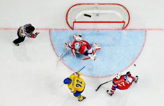 Lars Haugen, målvakt, Norge, släpper in 1-0-målet