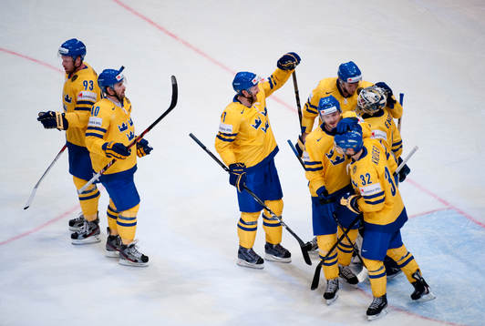 Sverige är glada och glider fram till Jhonas  Enroth,
