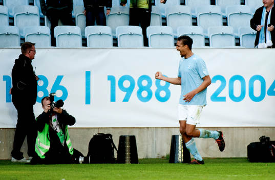 Mathias Ranégie, Malmö. 2-1. Jubel