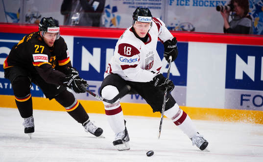 Kevin Lavallee, Tyskland, och Kaspars Saulietis, Lettland