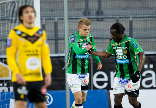 GAIS båda målskyttar, Jakob Olsson, Peter Ijeh, jubel