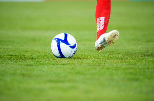 Fot, boll, fotboll, gräs, gräsmatta, fotbollssko, genre