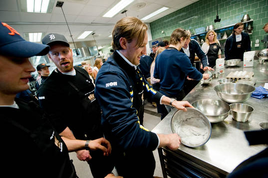 Sverige spelare får laga mat