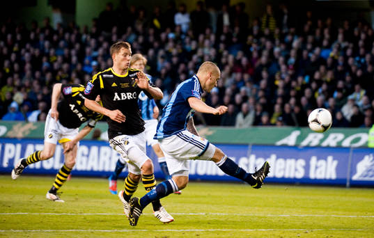 Marc Pedersen, Djurgården rensar undan bollen i eget mål
