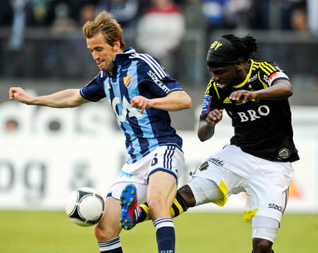 Peter  Nymann, Djurgården och Martin Mutumba, AIK