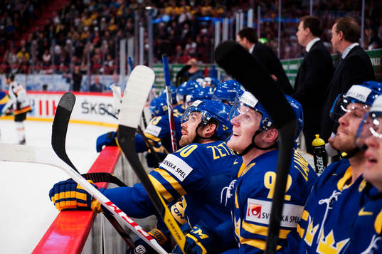 Henrik Zetterberg, Sverige, tittar uppåt