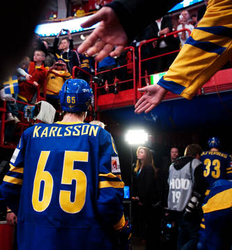 Erik Karlsson, Sverige, lämnar isen