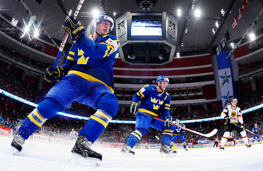 Jonas Brodin och Gabriel Landeskog, Sverige
