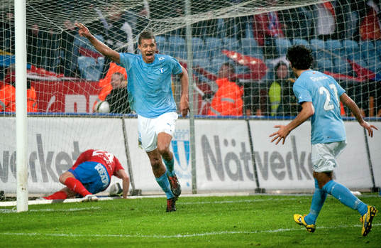 Mathias Ranégie, Malmö gör 3-0.  Jubel