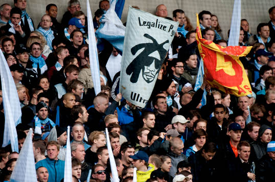Supporter flagga. Legalize Pyro