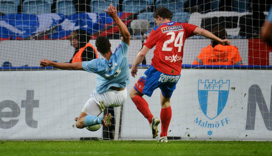 Mathias Ranégie, Malmö FF, hinner före Erlend Hanstveit,