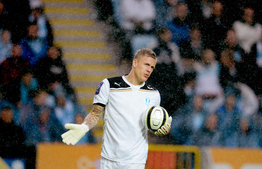 Det regnar rejält på Johan Dahlin, målvakt, Malmö FF
