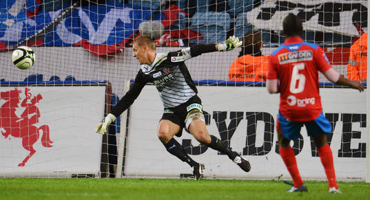 Pär Hansson, målvkat, Helsingborg ser 1-0 gå in i mål