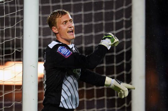 Pär Hansson, målvkat, Helsingborg, dirigerar sin mur