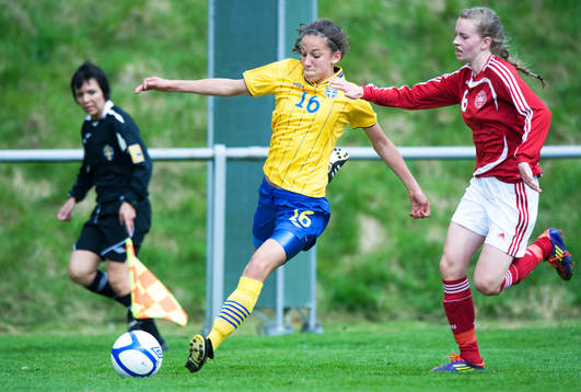 Anna Oskarsson, Sverige och Laura Bahl, Danmark