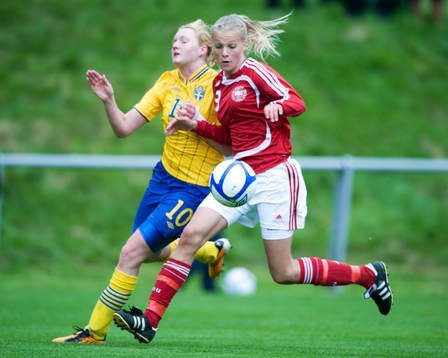 Jennifer Karlsson, Sverige och Stine Larsen, Danmark